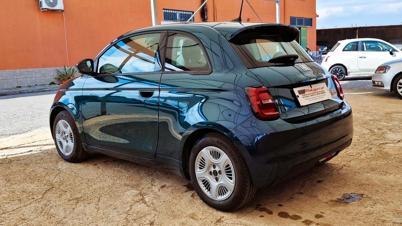 Fiat 500 500e Berlina 42 kWh Passion