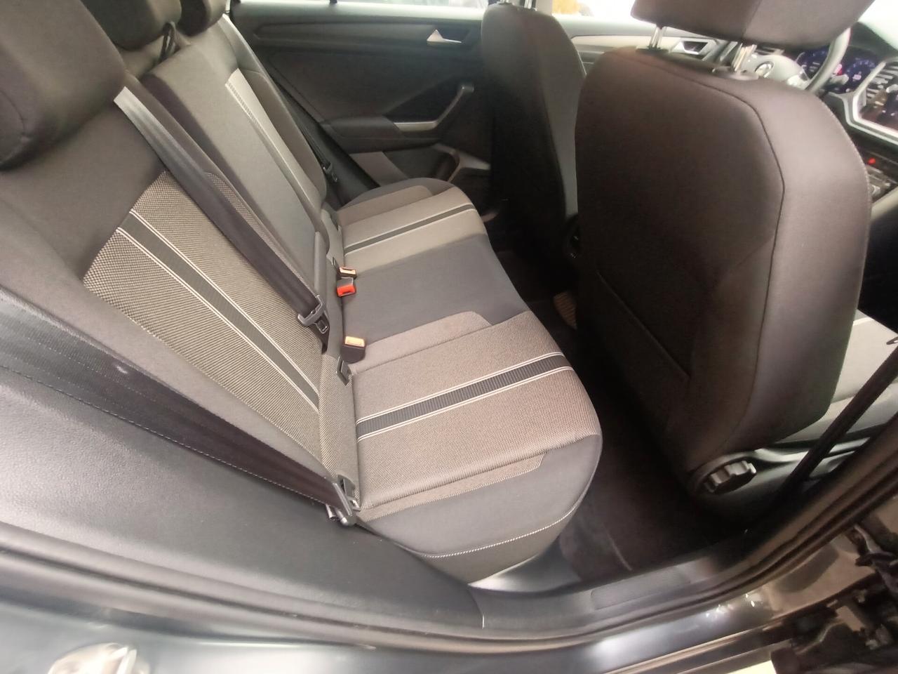 Volkswagen T-Roc 1.6 TDI SCR Advanced BlueMotion Technology -11 -2020