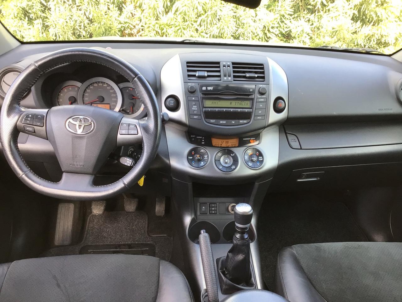 Toyota RAV 4 RAV4 Crossover 2.2 D-4D 150 CV DPF Luxury