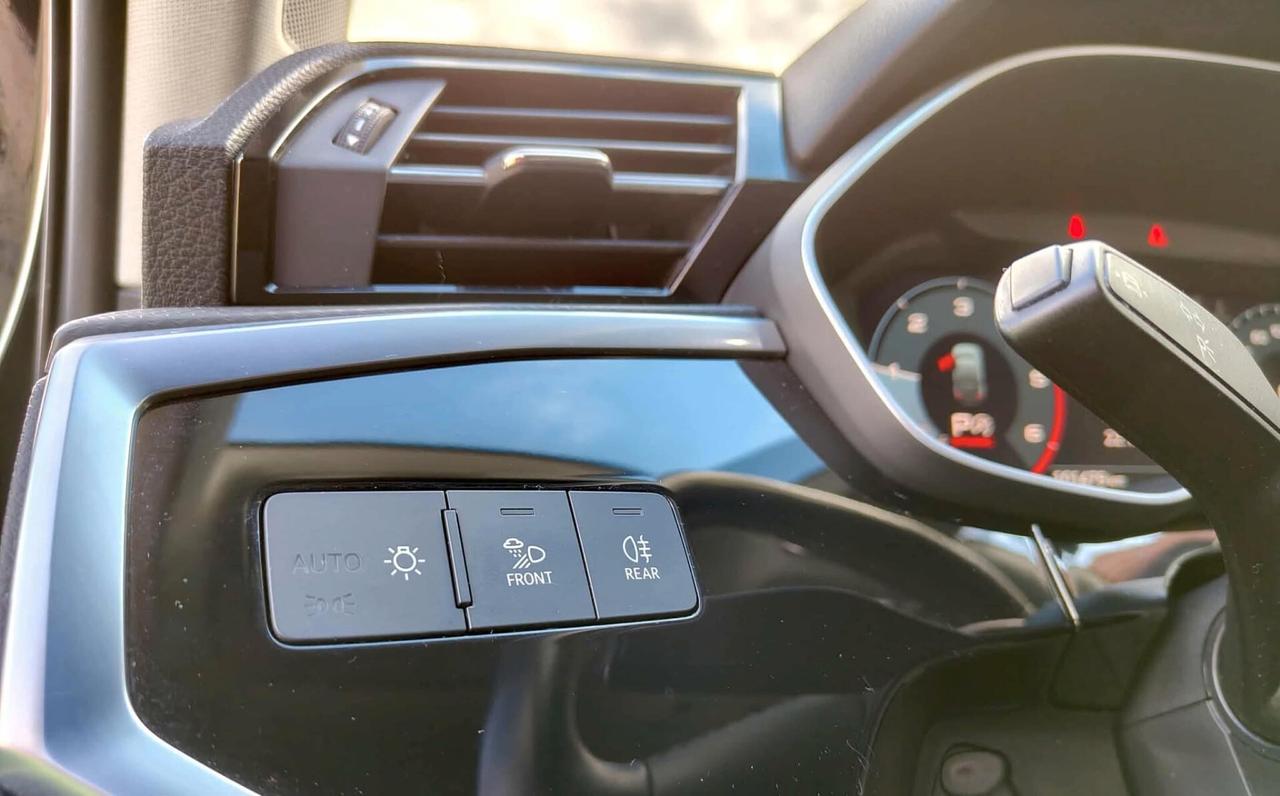 Audi Q3 SPB 35 TDI Identity Black S tronic - 2022