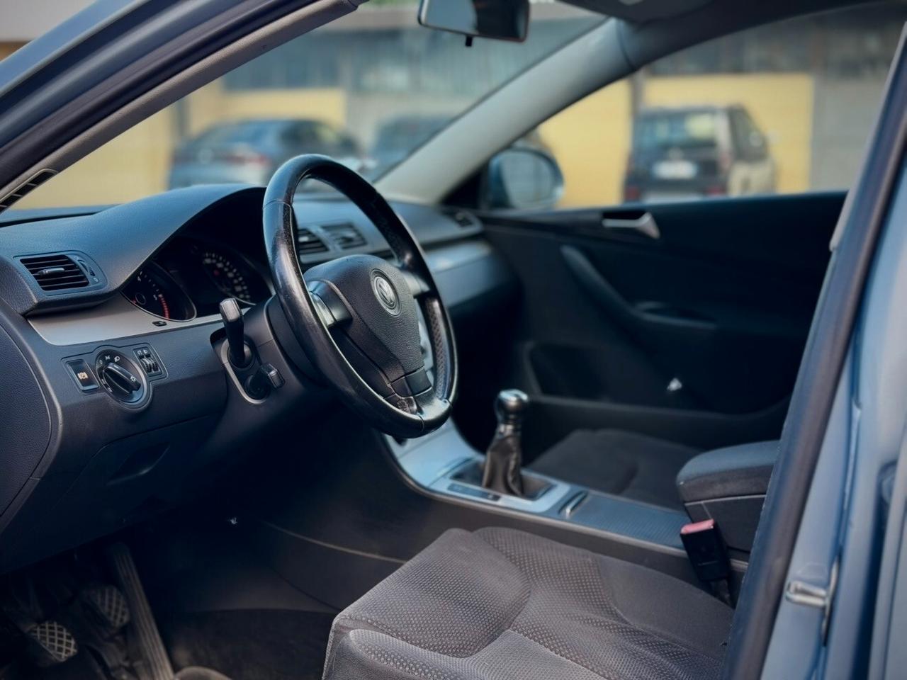 Volkswagen Passat 2.0 TDI DPF Var. Comfortline