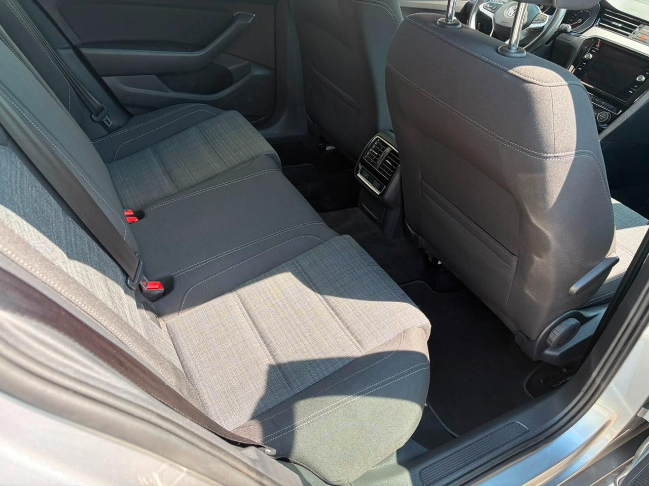 Volkswagen Passat Variant 1.5 TSI ACT DSG Business