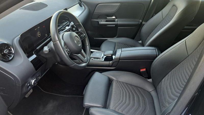 Mercedes-Benz GLA 200d AUTO/RETROCAM.