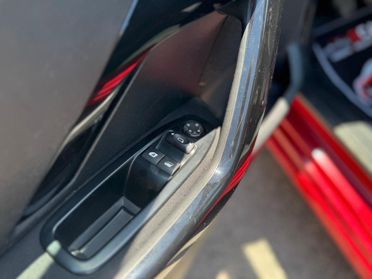 Peugeot 208 BlueHDi 100 3 porte GT Line