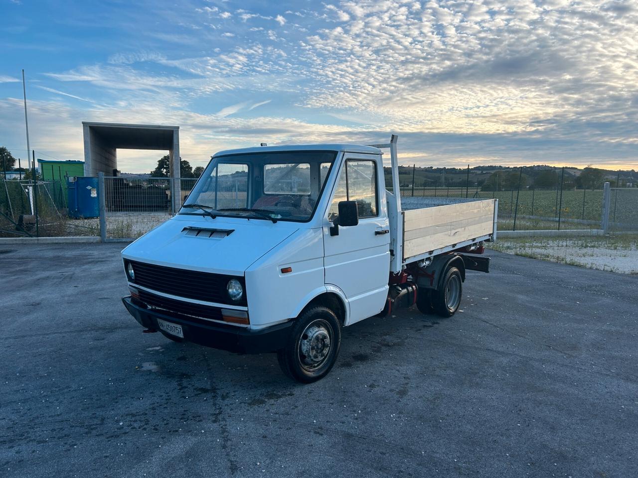Iveco Daily CASSONE RIBALTABILE