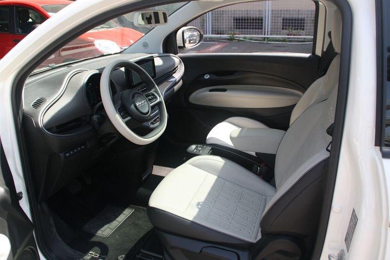 FIAT 500 La Prima Berlina 42 kWh