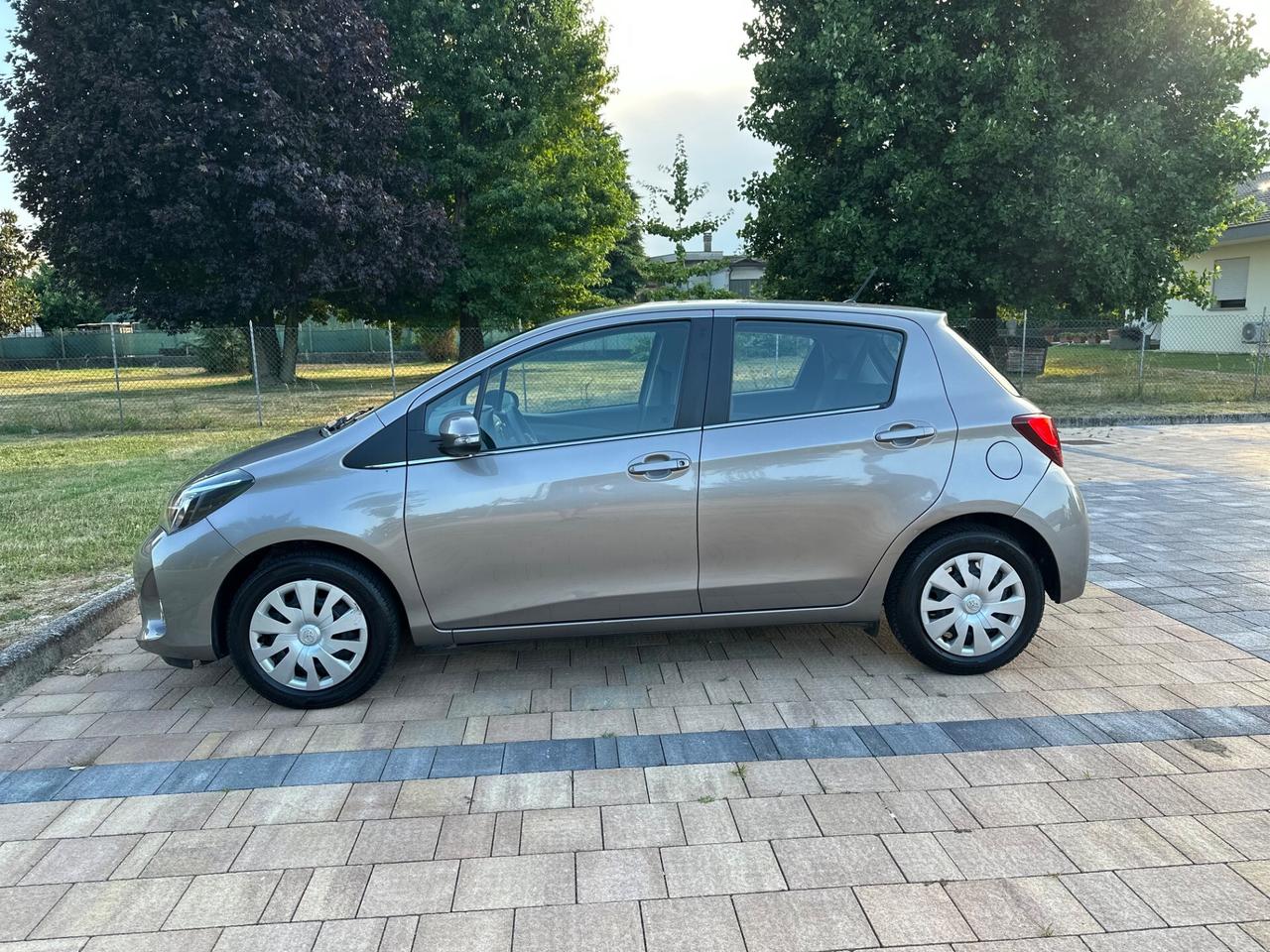 Toyota Yaris 1.0 5 porte Lounge NEOPATENTATI