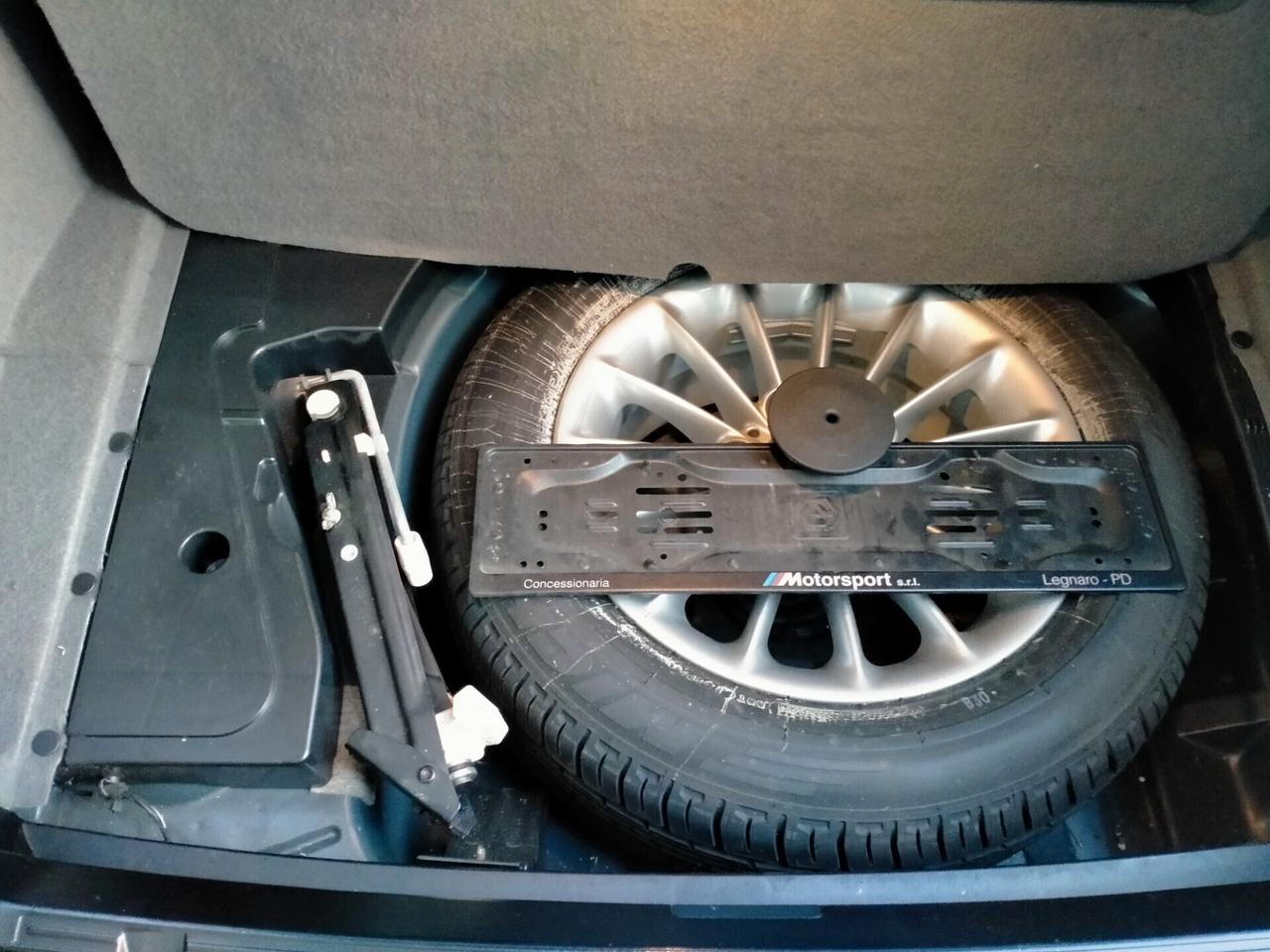 BMW 528 i E39 ATTIVA 193CV TARGA ORIGINALE / INTERNI PELLE / TETTO / AUTOMATICA