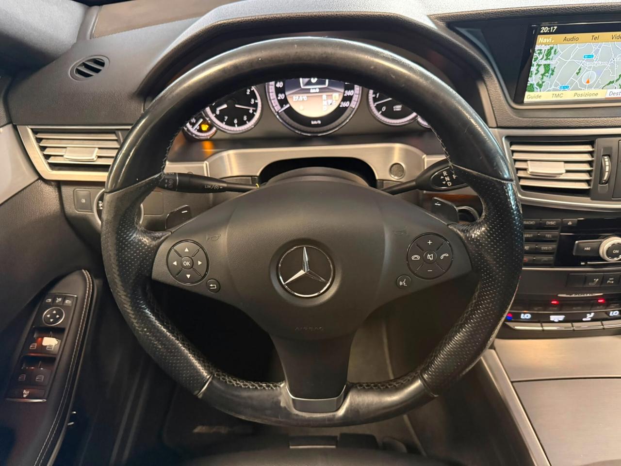 Mercedes-benz E 350 350CDI bueTEC 4Matic premium amg 265cv 195kw
