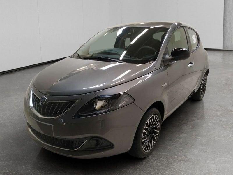 Lancia Ypsilon 1.0 firefly hybrid Platino s&s 70cv