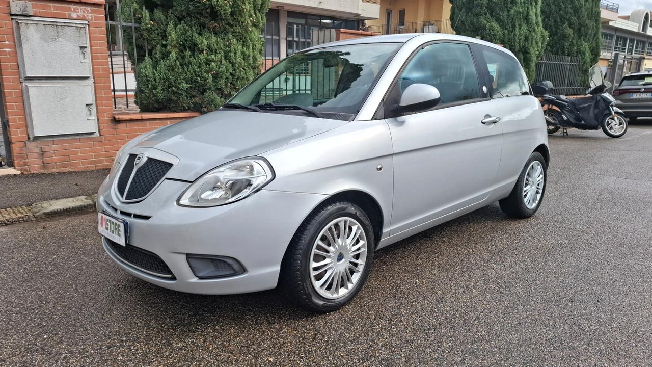 Lancia Ypsilon 1.4 Argento Ecochic GPL