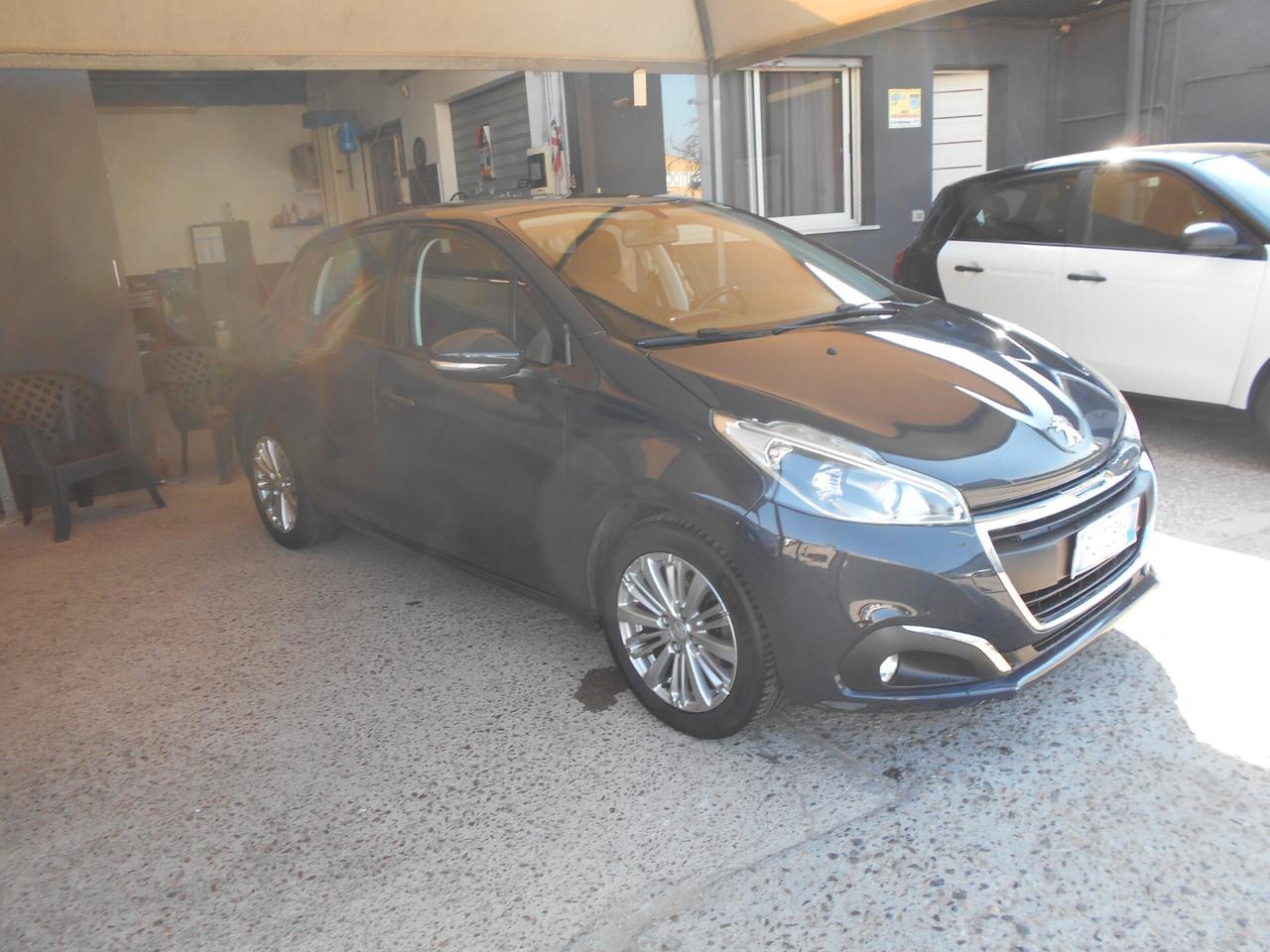 Peugeot 208 PureTech 82 5 porte Allure