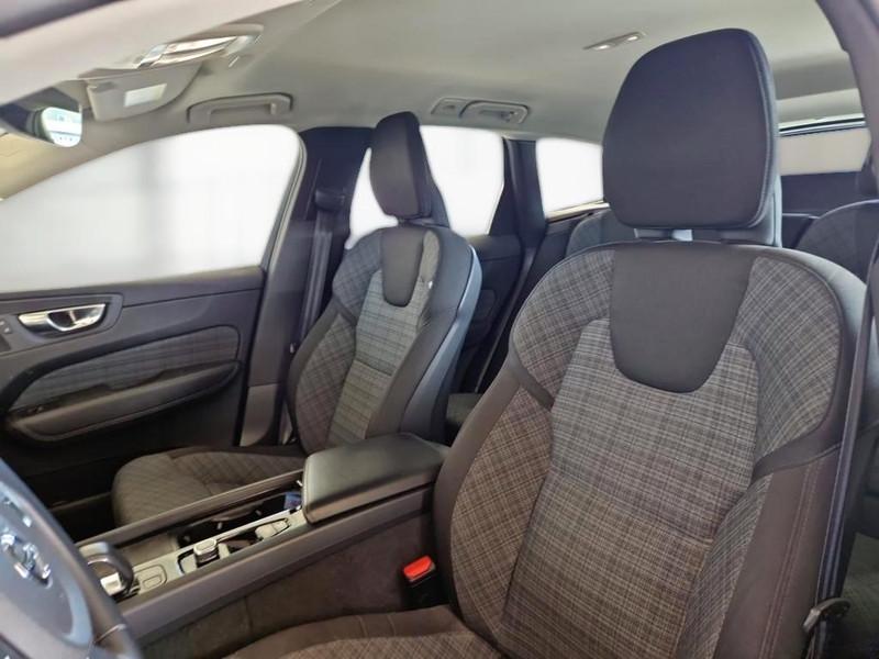 VOLVO XC60 B4 D AUTOMATICO CORE SUV