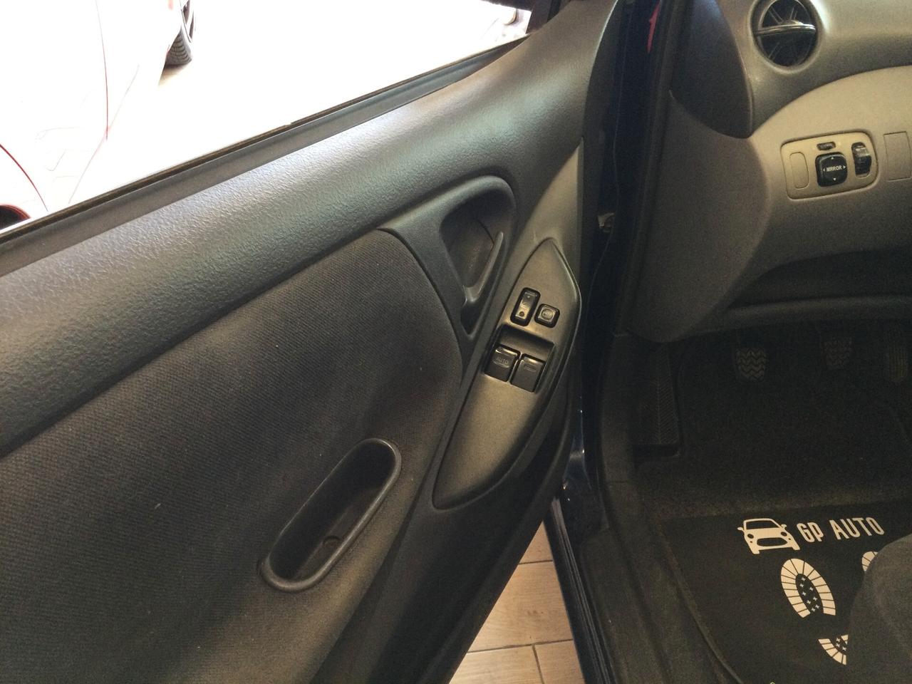 Toyota Yaris 1.0i 16V cat 3 porte Sol