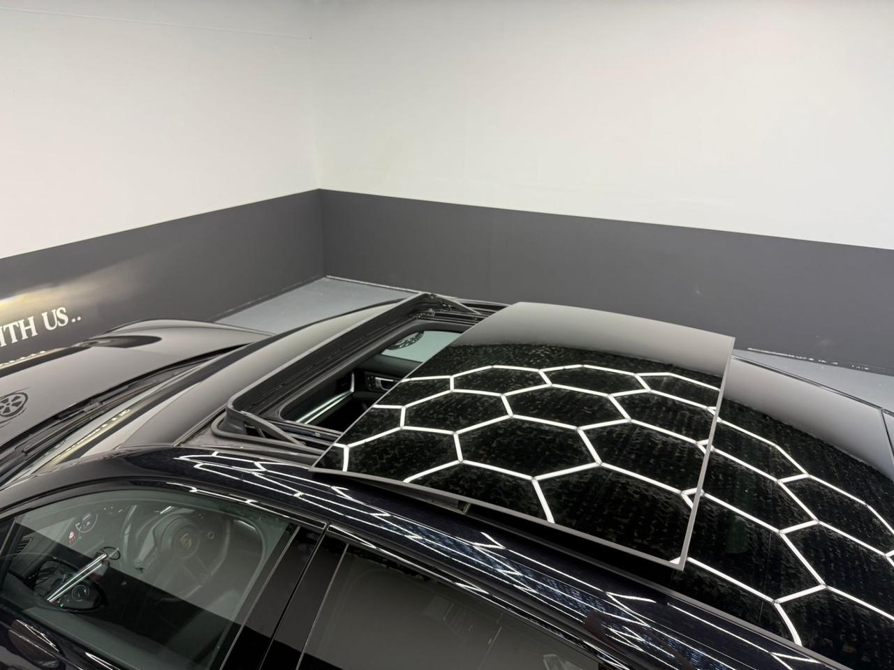 Porsche Panamera 4 PLATINUM EDITION