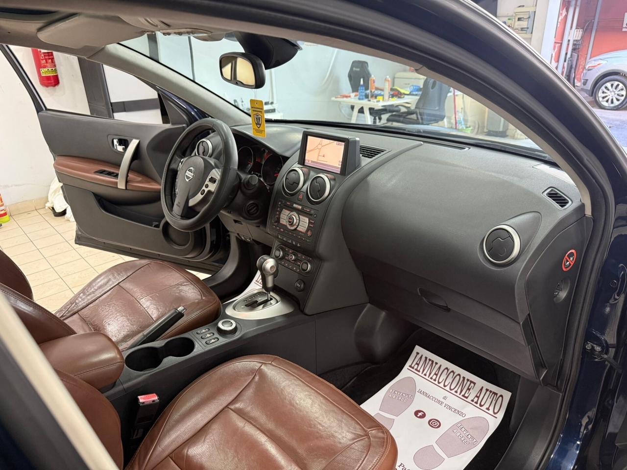 Nissan Qashqai 2.0 4x4 auto 7 posti tetto