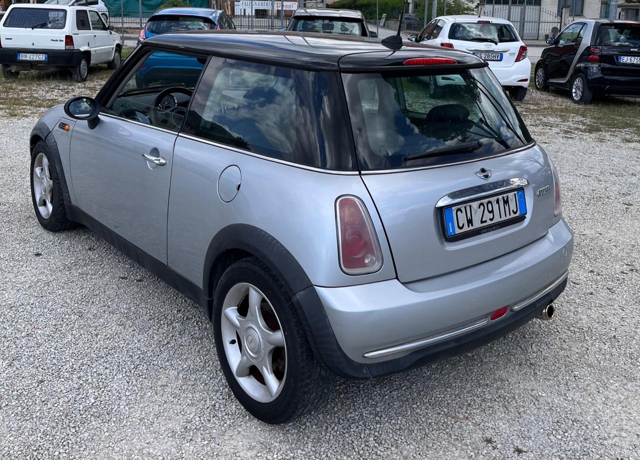 Mini Cooper 1.6 benzina 116 cv NEOPATENTATI