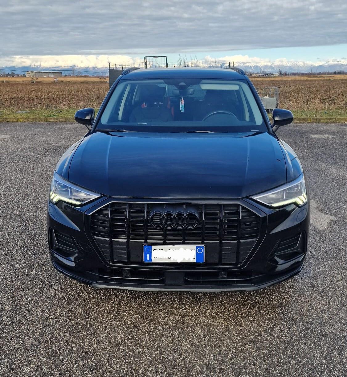 Audi Q3 35 TFSI S tronic Identity Black