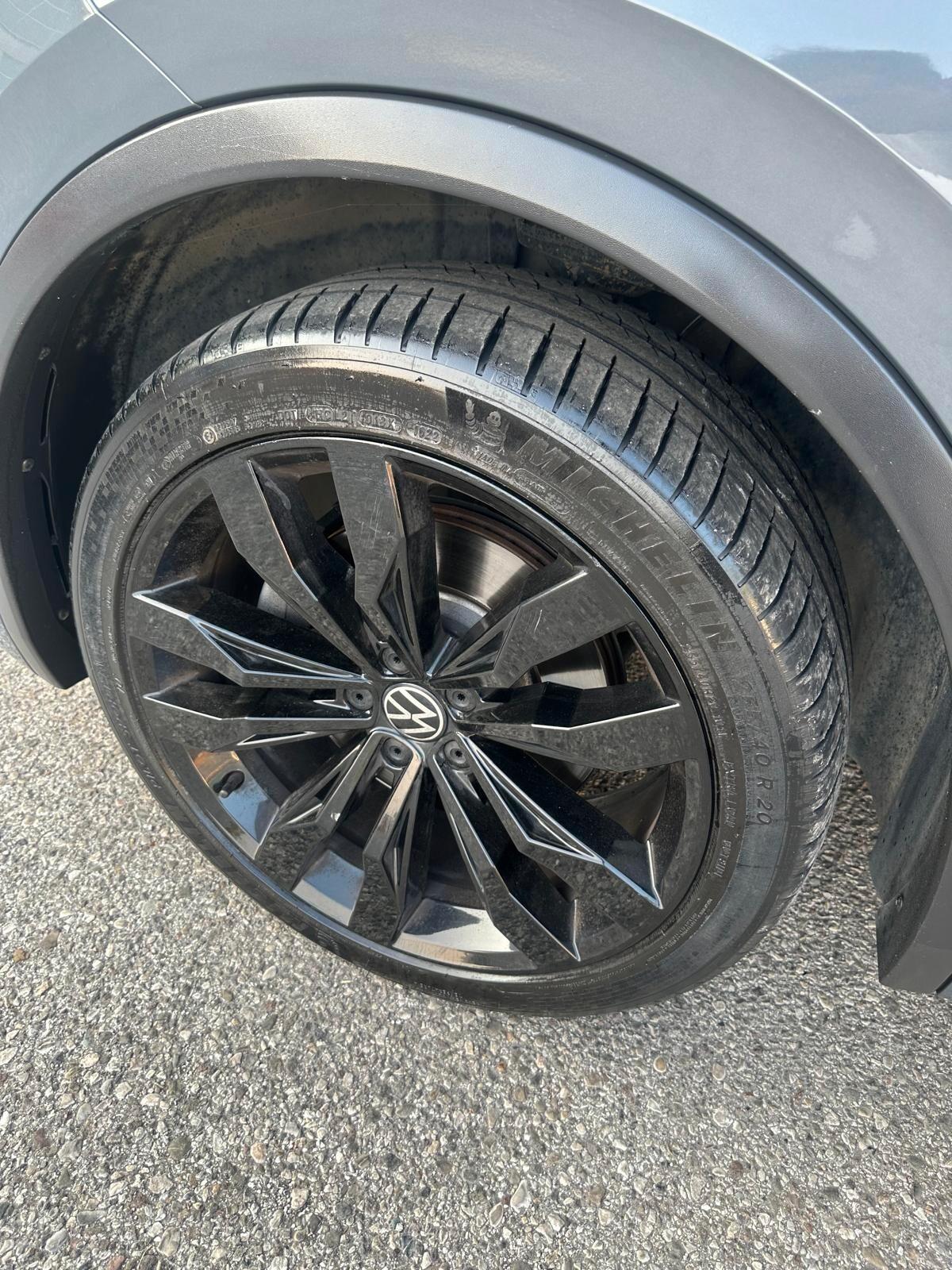 Volkswagen Tiguan 2.0 TDI 200 CV SCR DSG 4MOTION R-Line TETTO APRIBILE SEDILI IN PELLE TOTALE