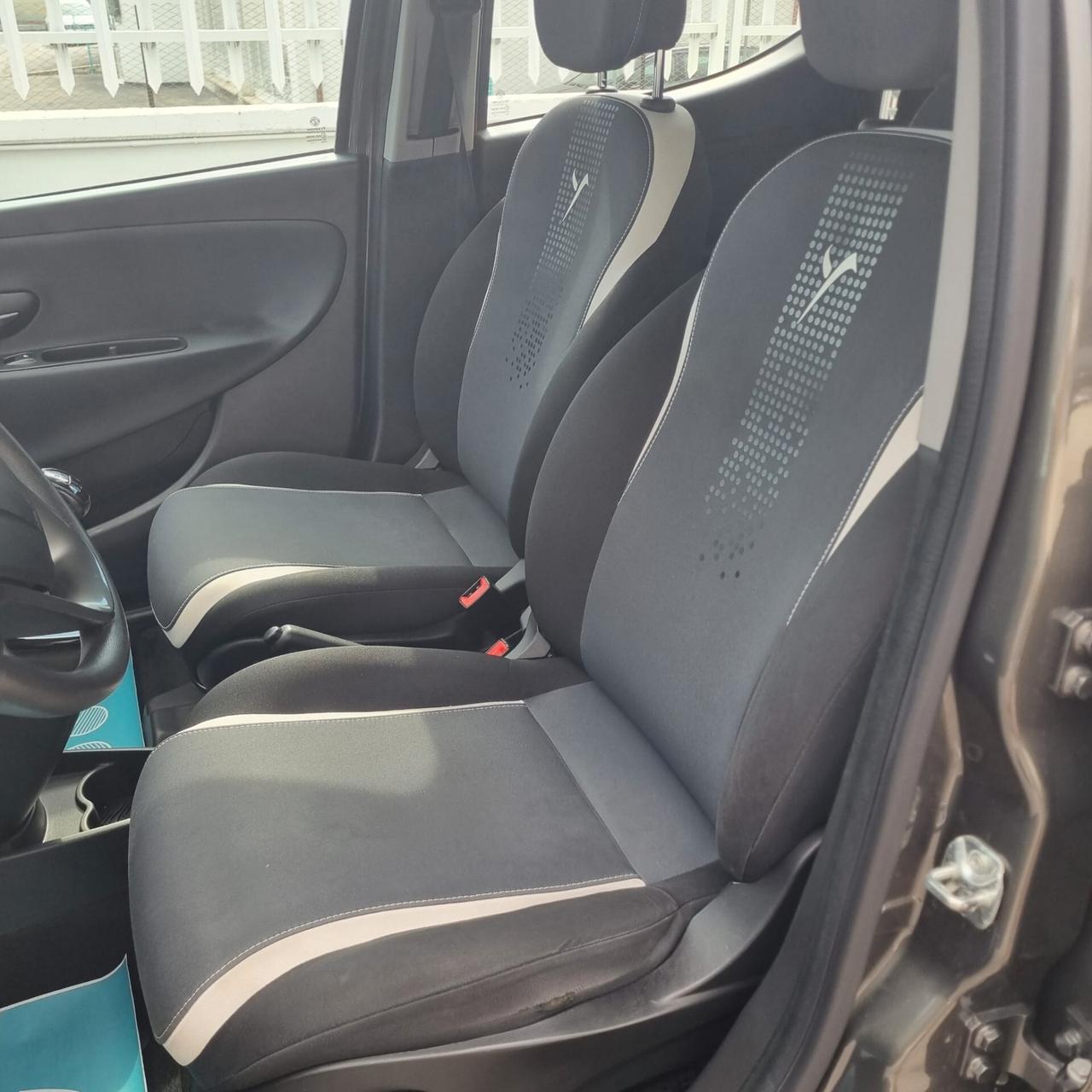 Lancia Ypsilon 1.2 69 CV 5 porte S&S Platinum
