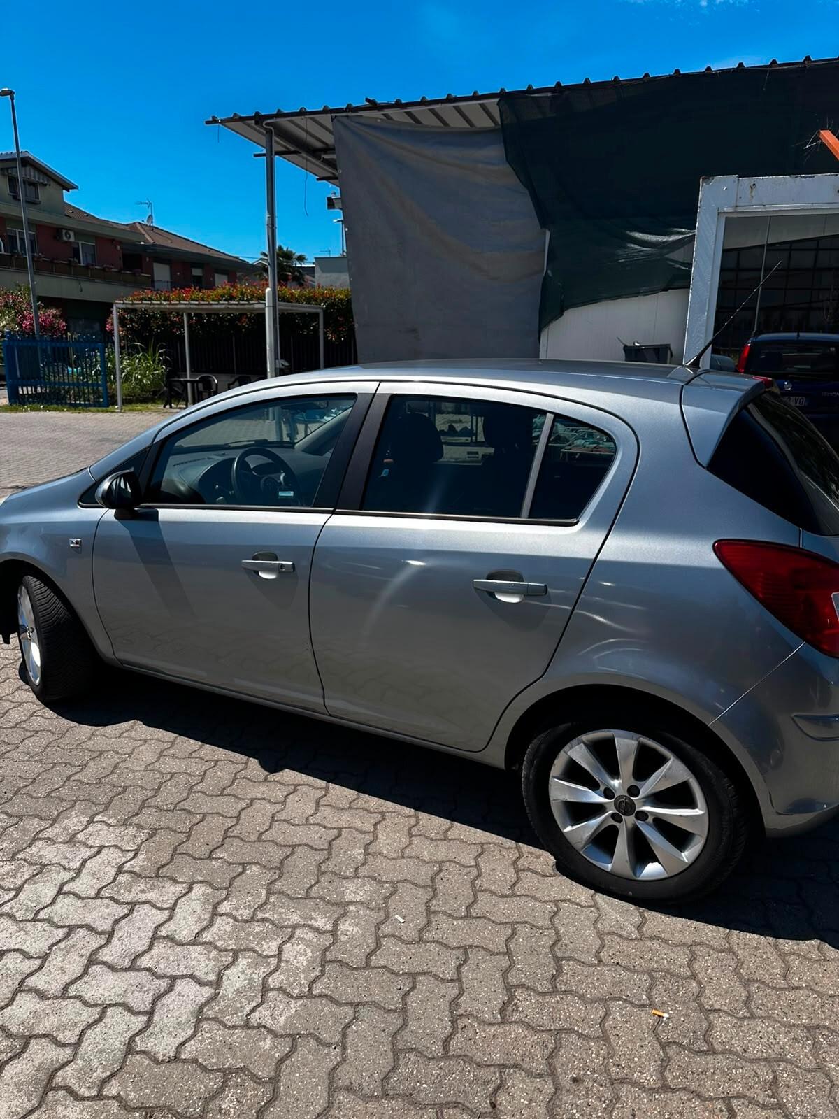 Opel Corsa 1.2 85CV 5 porte GPL-TECH Edition