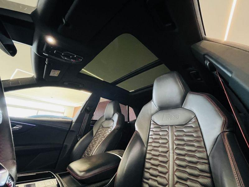 Audi Q8 RS TFSI V8 quattro tiptronic