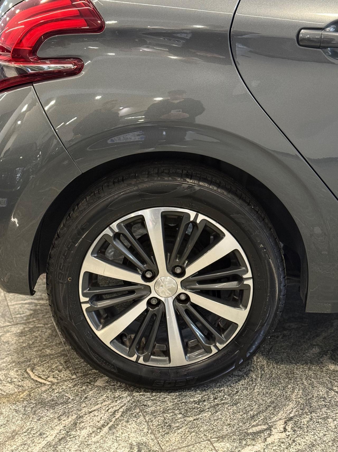 Peugeot 208 BlueHDi 75 5 porte Allure