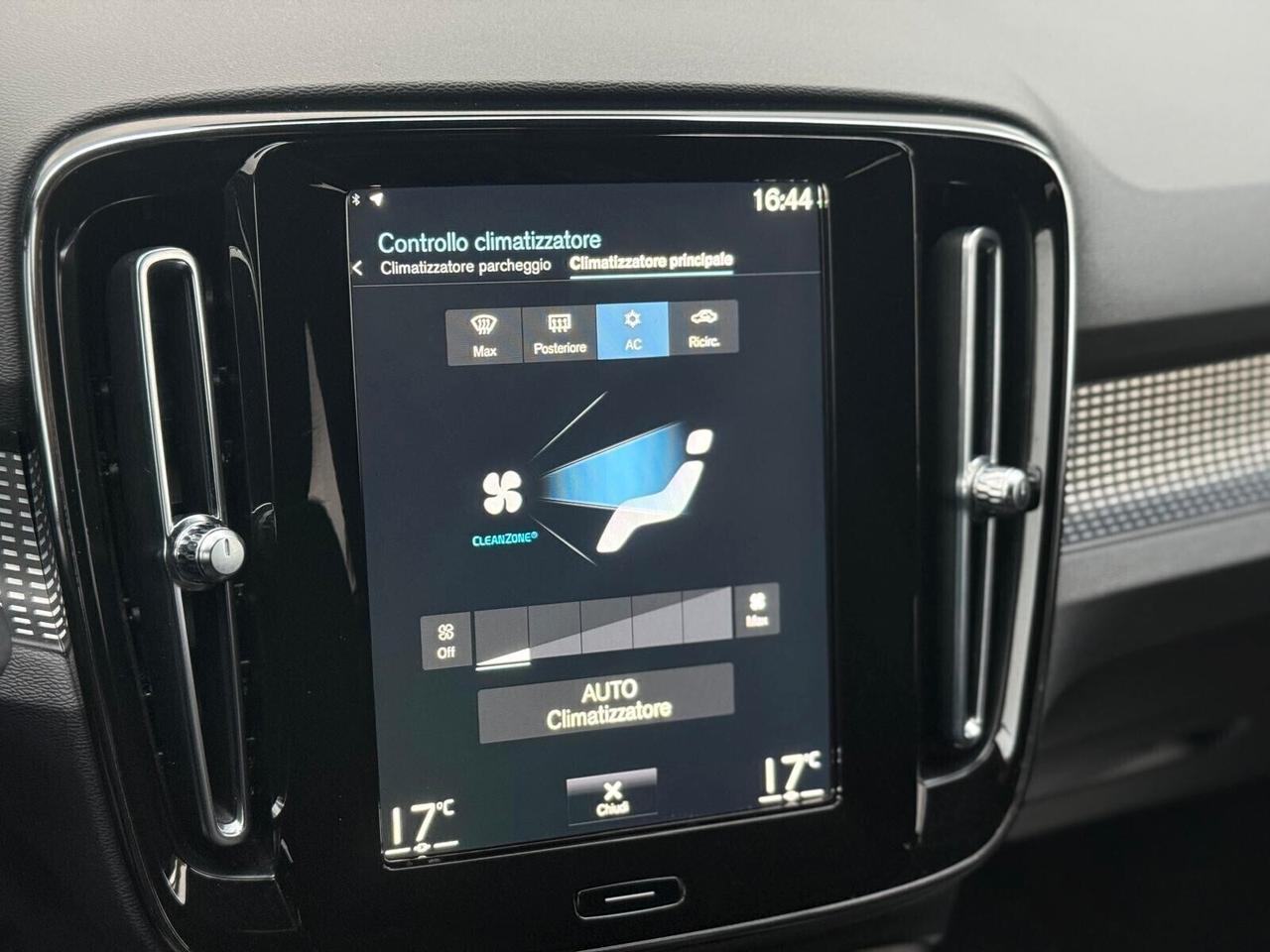 Volvo XC40 Recharge Plug-in Hybrid R-Design 211CV