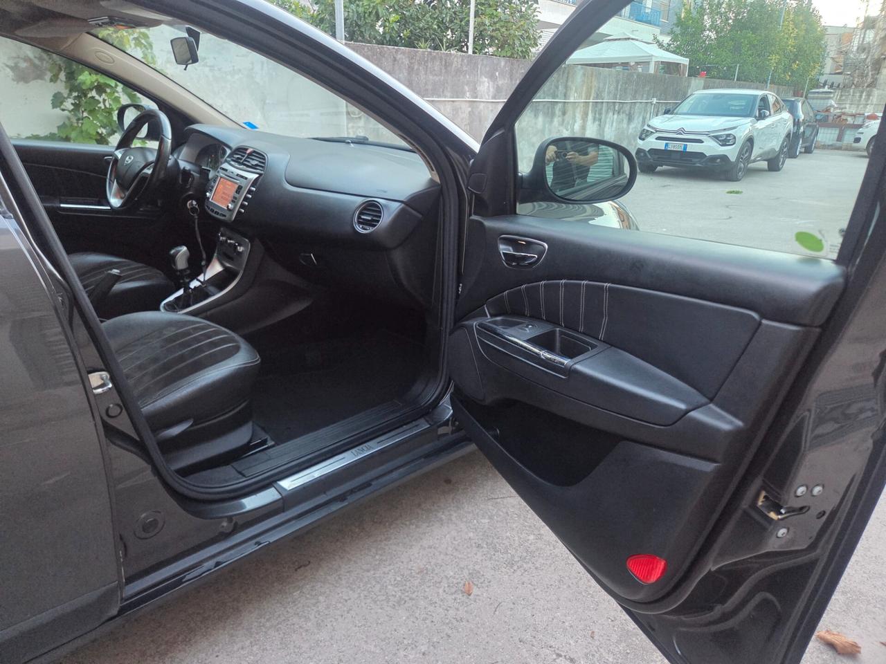 Lancia Delta 1.6 MJT DPF Platino