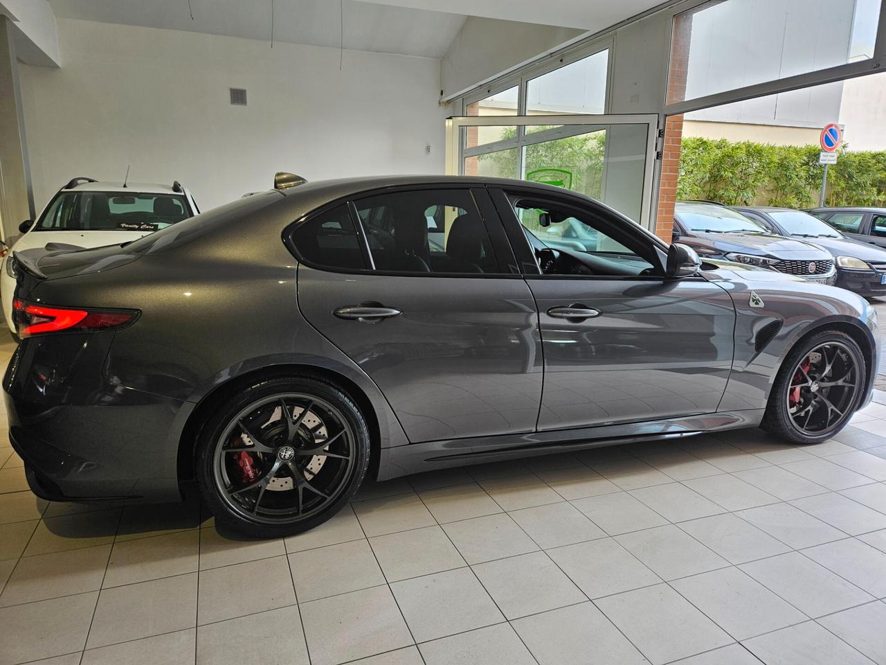 Alfa Romeo Giulia 2.9 V6 Bi-Turbo AT8 Quadrifoglio