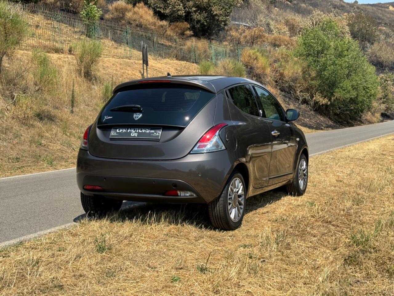 Lancia Ypsilon 0.9 TwinAir 85 CV 5 porte S&S DFN Platinum