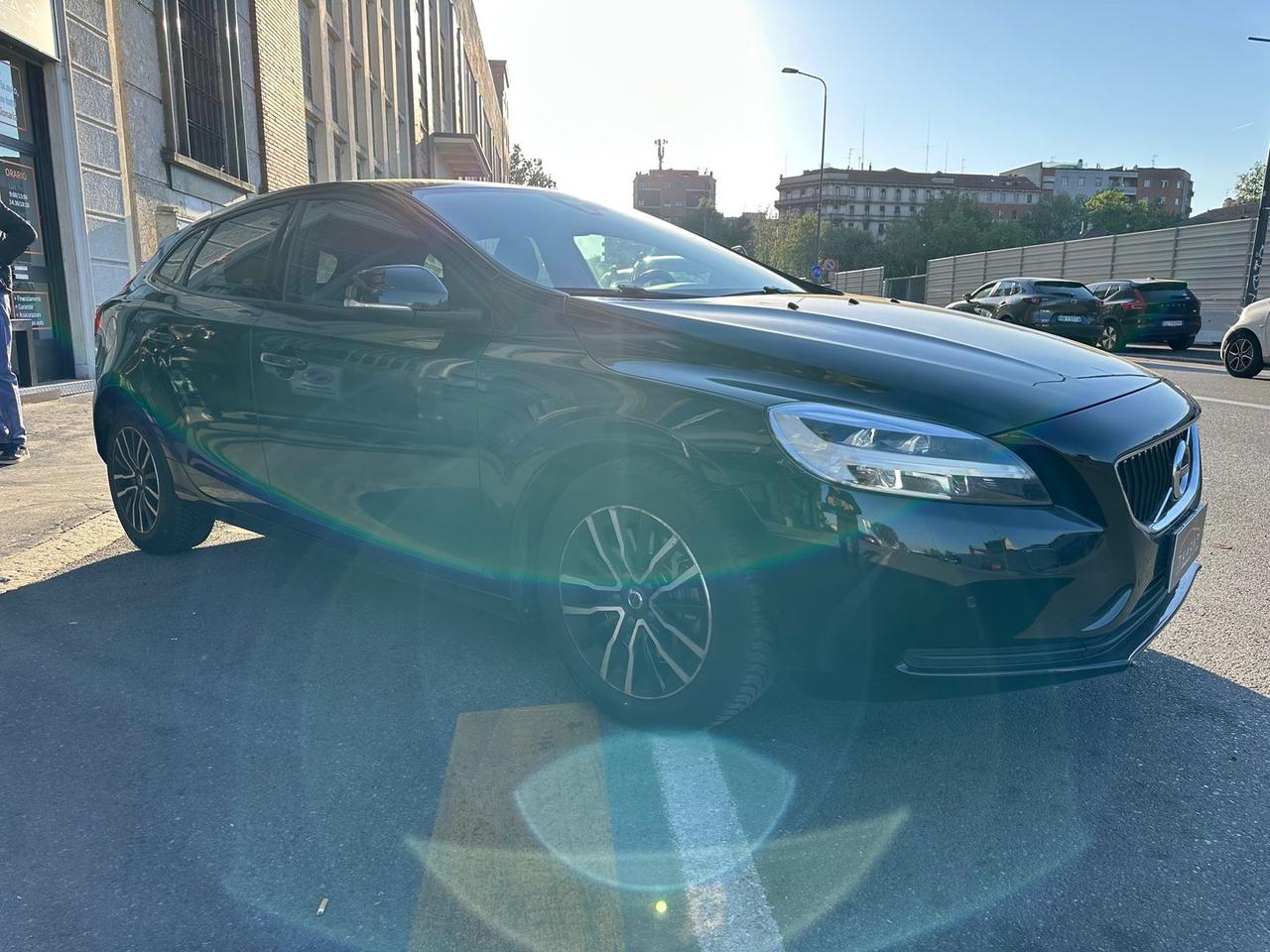 Volvo V40 D2 Momentum Geartronic #10585