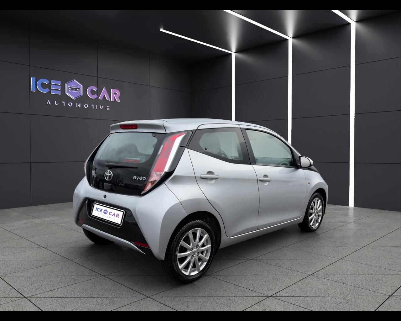 TOYOTA Aygo 1.0 VVT-i 69 CV 5 porte x-play MMT