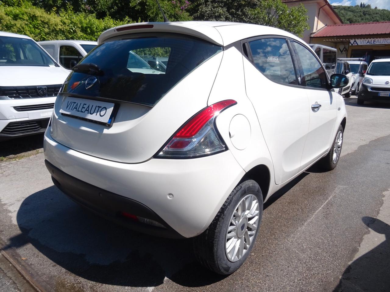Lancia Ypsilon 0.9 TwinAir 85 Metano Ecochic Elle