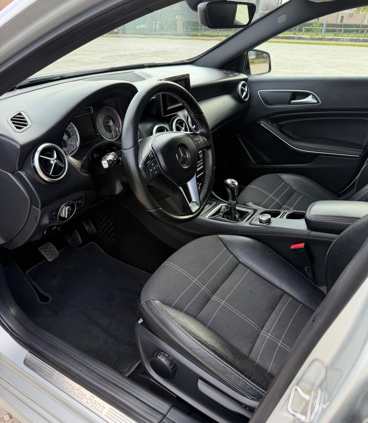 MERCEDES CLASSE A 180 CDI DARK NIGHT EDITiON