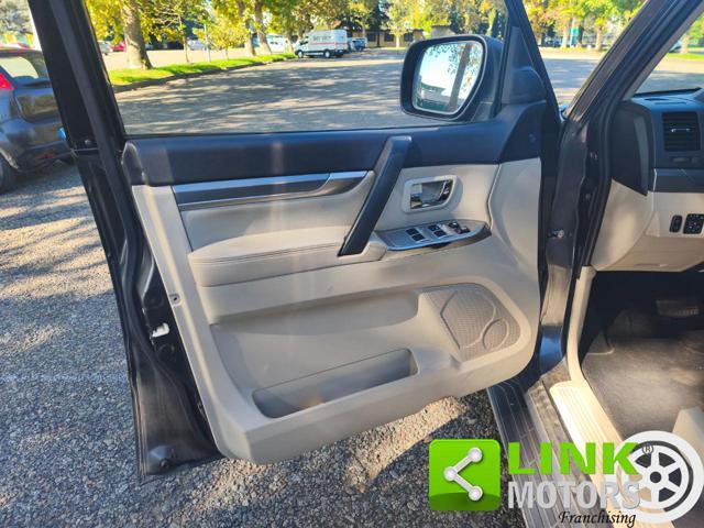MITSUBISHI Pajero 3.2 DI-DC 200 CV 16V aut. 5p. Instyle DPF