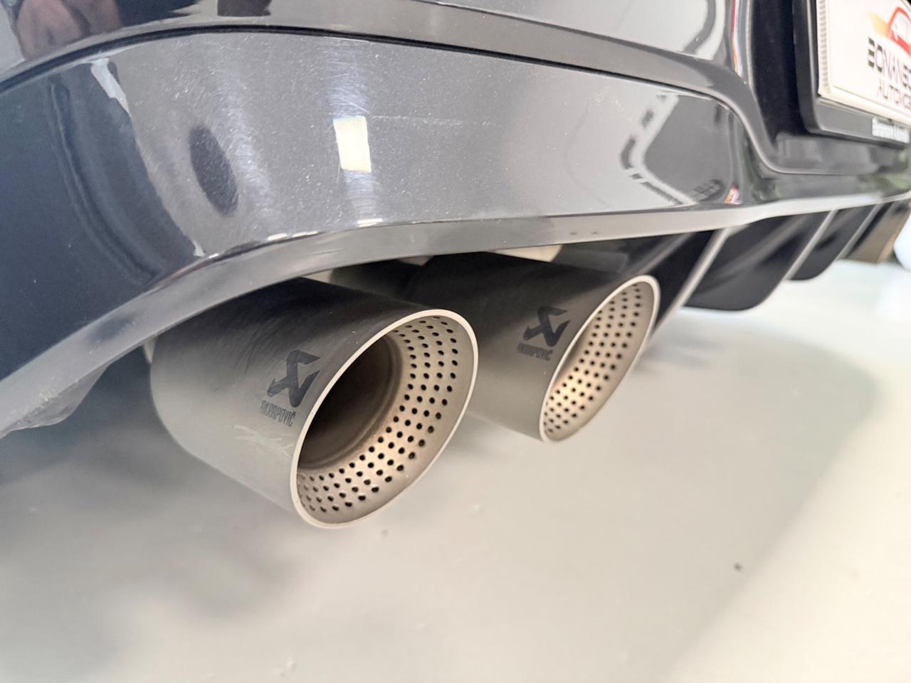 Volkswagen Golf R 4Motion Performance Akrapovic