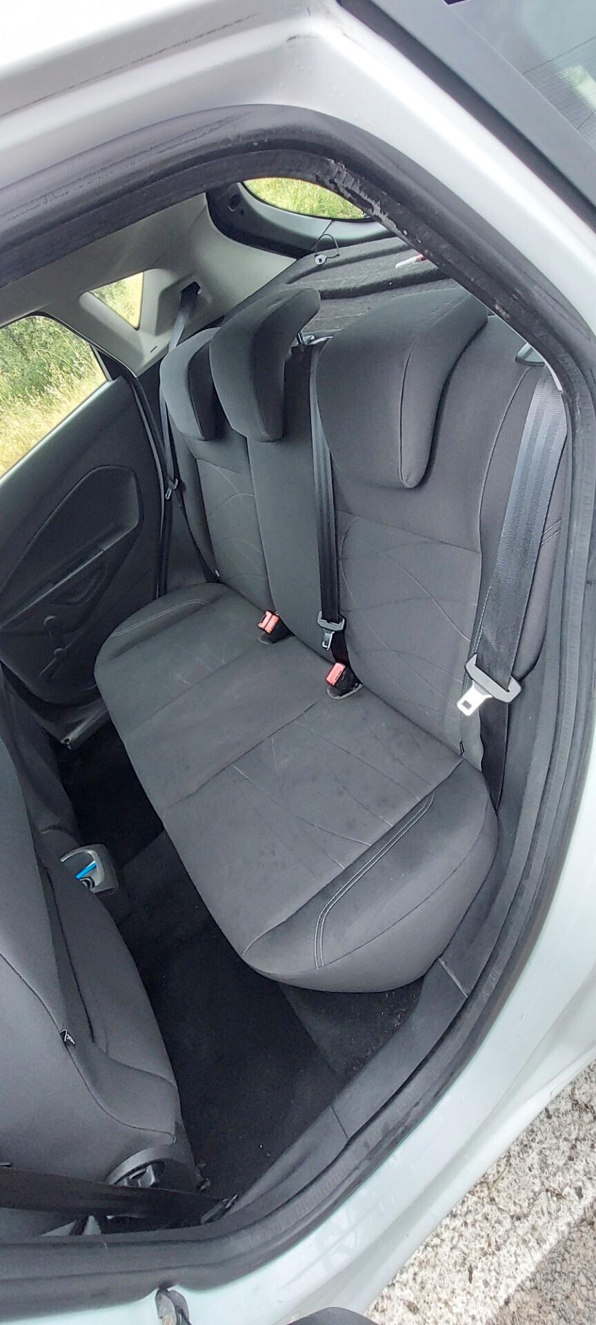 FIESTA 1,5 DIESEL 75 CV TELEFONO BLUETOOTH USB EURO 6B IMPECCABILE X NEOPATENTATI