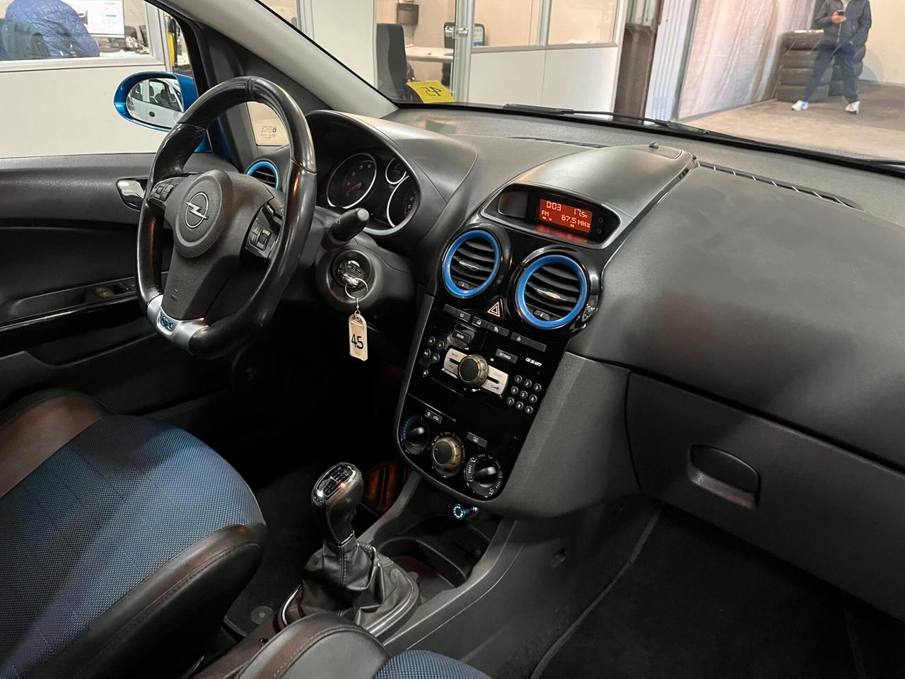 Opel Corsa 1.6 T 192CV 3 porte OPC