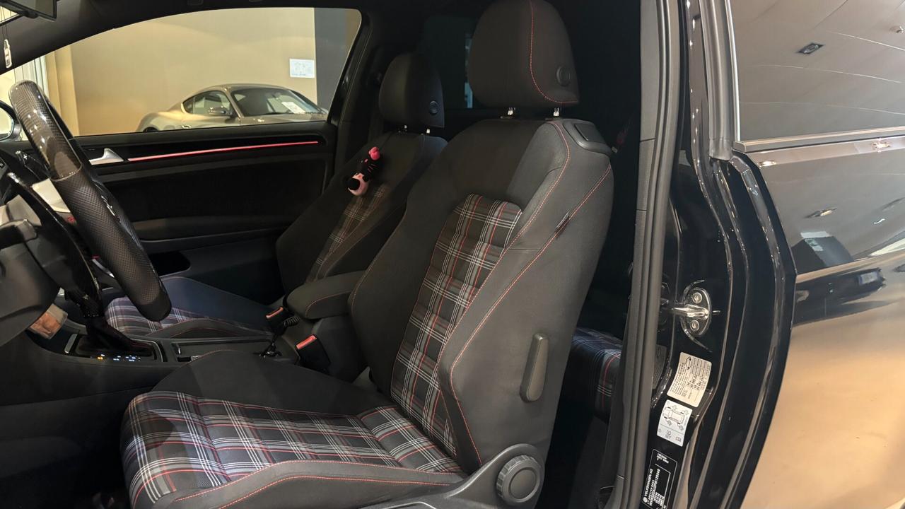 VOLKSWAGEN GOLF GTI 2.0 BENZINA 230CV - 2014
