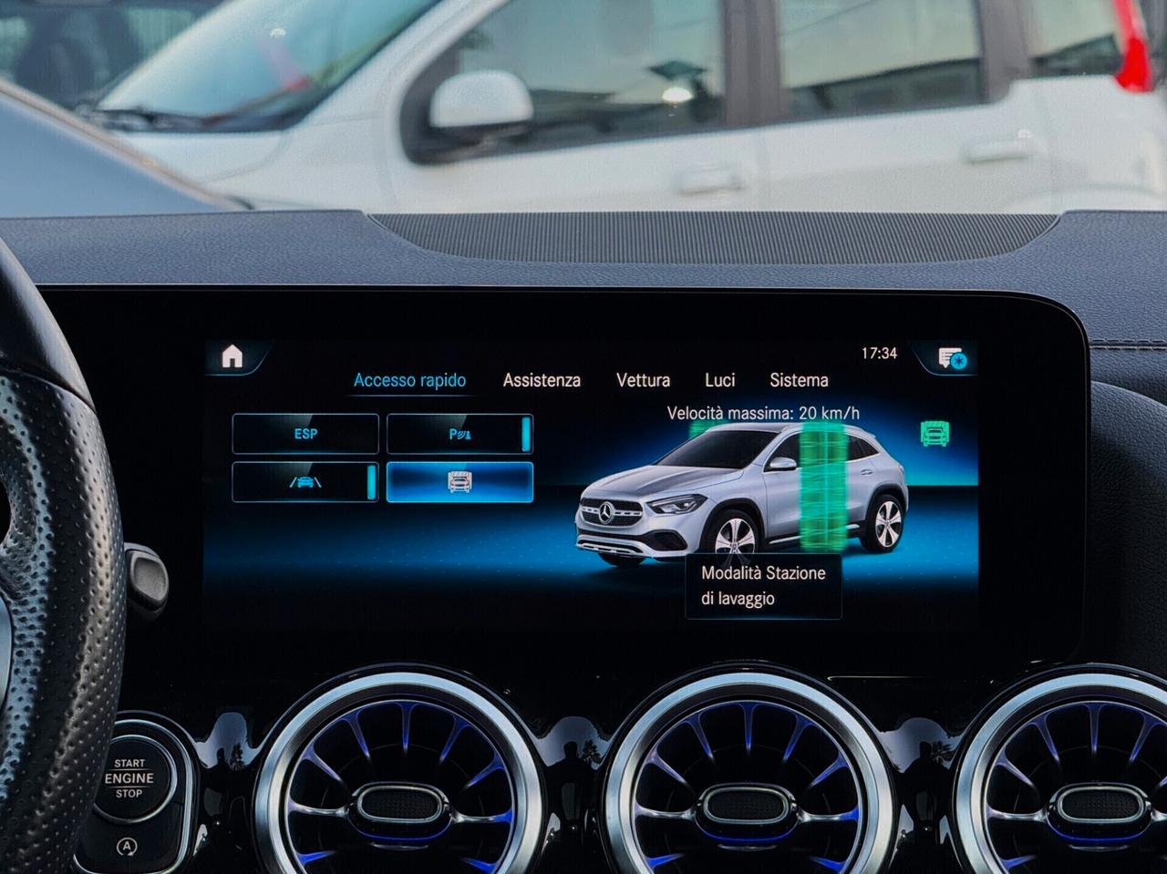 Mercedes-Benz GLA 200 d Premium Plus AMG TETTO