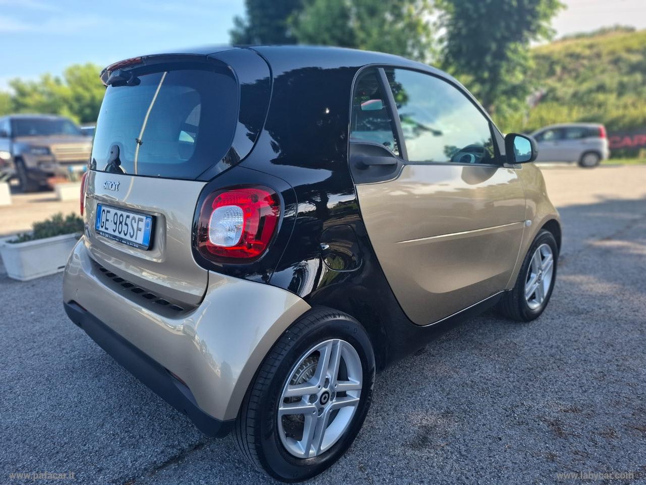 SMART fortwo EQ Parisblue