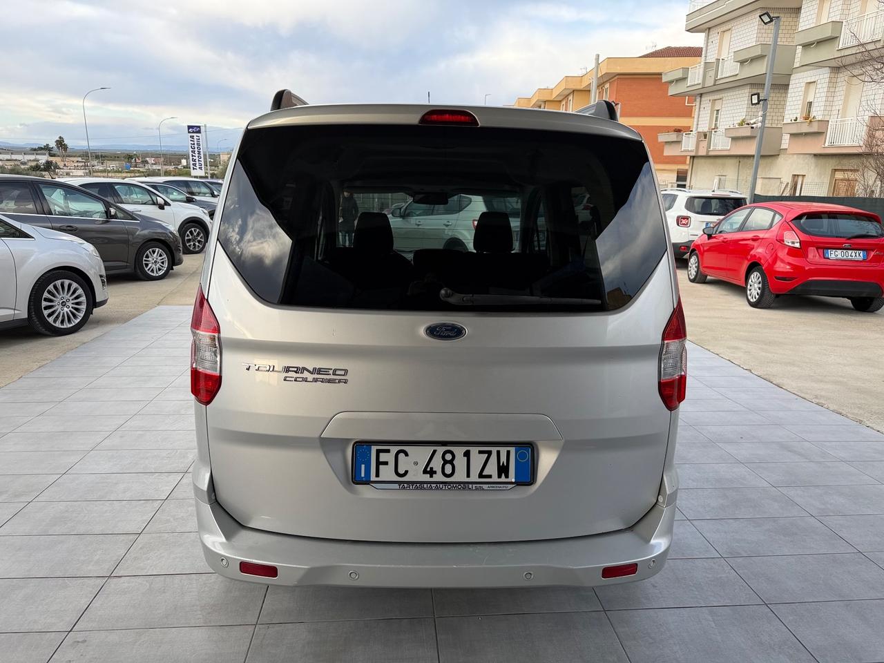 Ford Tourneo Courier 1.5 TDCI 75 CV Titanium