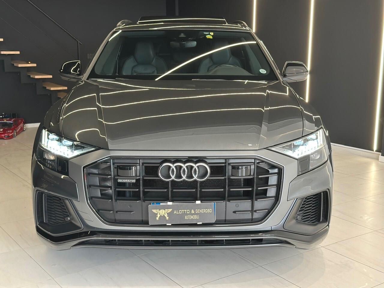 AUDI Q8 50 TDI 286 CV TETTO S LINE FULL