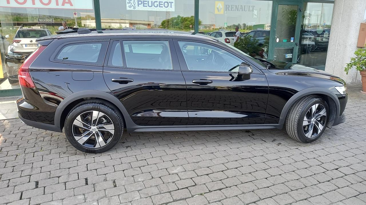 Volvo V60 Cross Country V60 Cross Country B4 (d) AWD Geartronic Business Pro