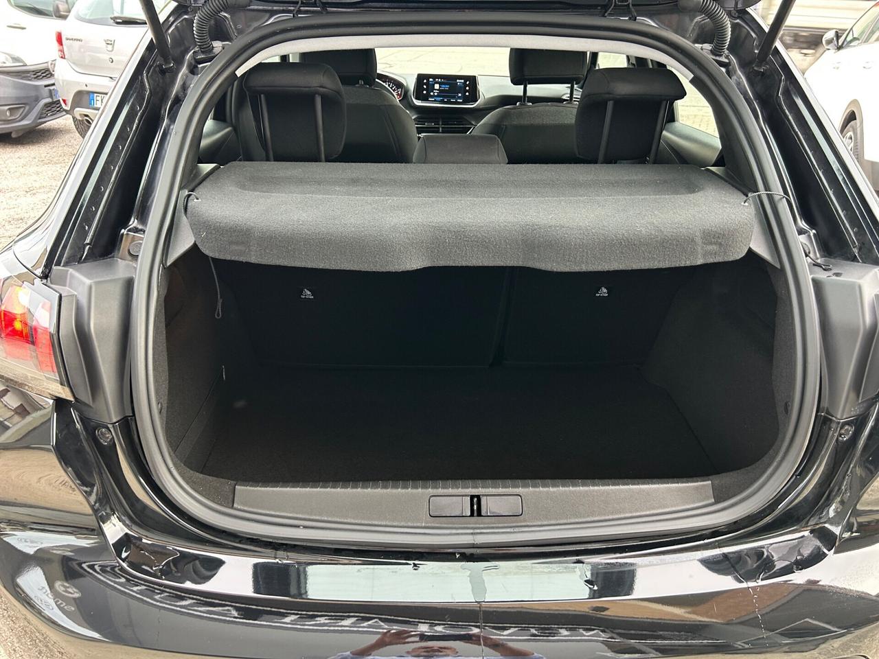 Peugeot 208 1.2 75 CV ( 30.000 KM) PARI AL NUOVO!!!