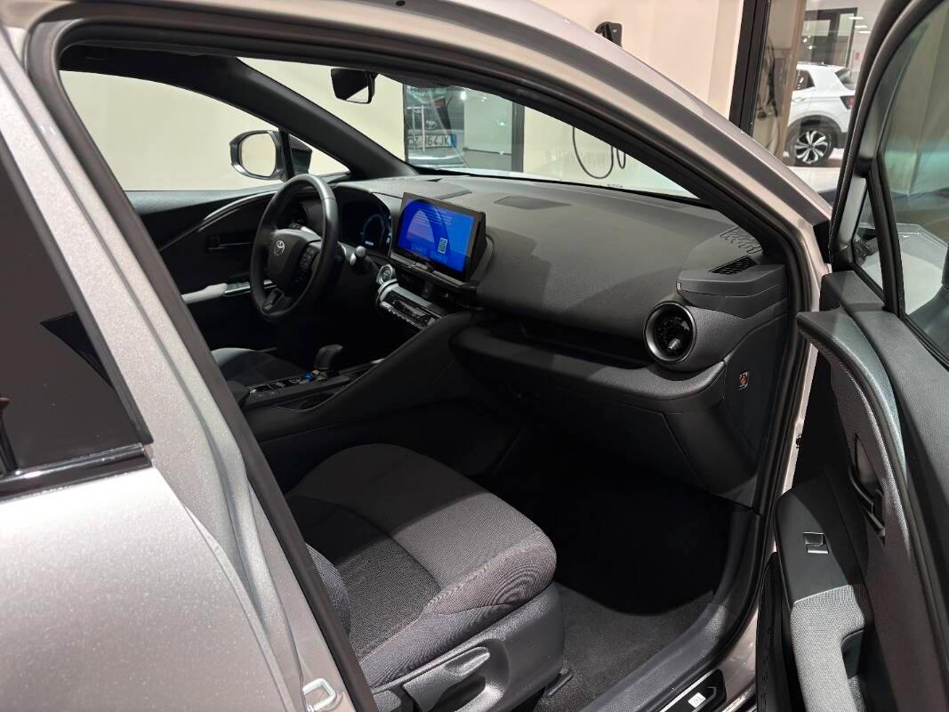 Toyota C-HR 1.8 hev Trend fwd e-cvt