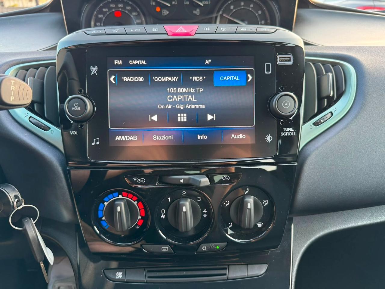 Lancia Ypsilon Hybrid