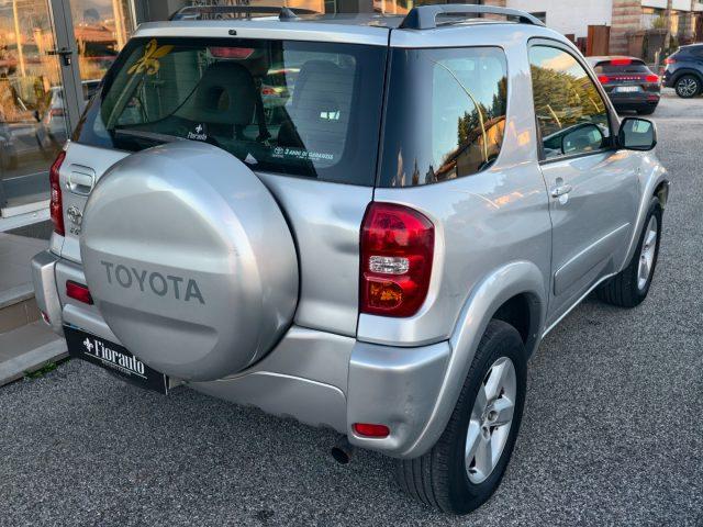 TOYOTA RAV 4 RAV4 2.0 Tdi D-4D cat 3 porte Sol