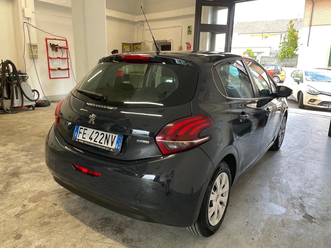 Peugeot 208 PureTech 82 5 porte Allure